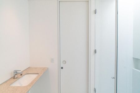 Casa à venda com 160m², 2 quartos e 2 vagasBanheiro da Suíte 2