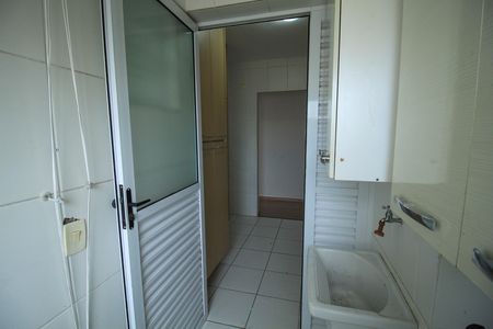 Apartamento à venda com 63m², 3 quartos e 1 vaga Apartamento à venda com 63m², 3 quartos e 1 vagaÁrea de Serviço