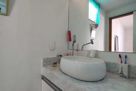 Casa de condomínio à venda com 900m², 5 quartos e 2 vagasBanheiro da Suíte 1