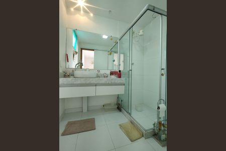 Casa de condomínio à venda com 900m², 5 quartos e 2 vagasBanheiro da Suíte 1