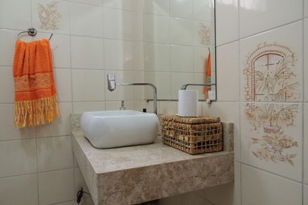 Casa de condomínio à venda com 900m², 5 quartos e 2 vagasBanheiro 1