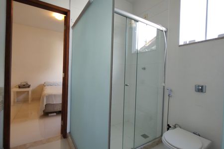 Casa de condomínio à venda com 900m², 5 quartos e 2 vagasBanheiro da Suíte 2