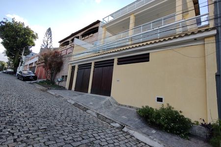Casa de condomínio à venda com 900m², 5 quartos e 2 vagasFachada