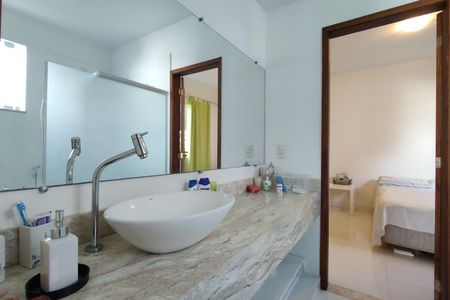 Casa de condomínio à venda com 900m², 5 quartos e 2 vagasBanheiro da Suíte 2