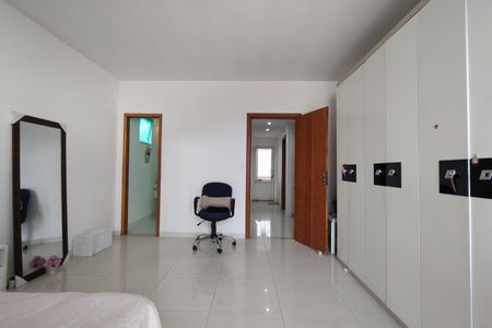 Casa de condomínio à venda com 900m², 5 quartos e 2 vagasSuíte 2