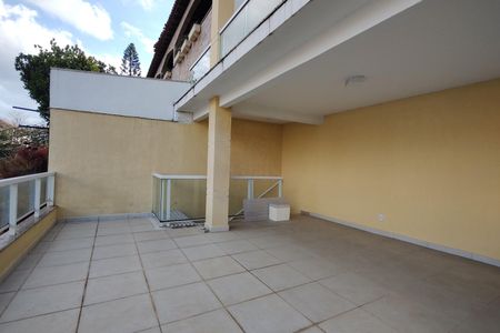 Casa de condomínio à venda com 900m², 5 quartos e 2 vagasÁrea Externa