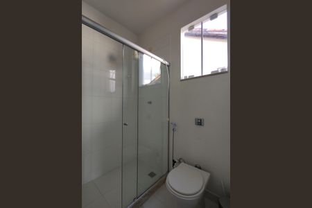 Casa de condomínio à venda com 900m², 5 quartos e 2 vagasBanheiro da Suíte 2