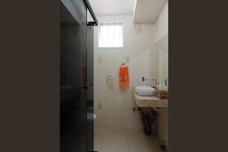 Casa de condomínio à venda com 900m², 5 quartos e 2 vagasBanheiro 1