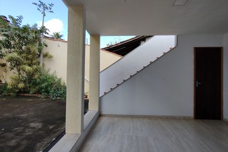 Casa de condomínio à venda com 900m², 5 quartos e 2 vagasQuintal