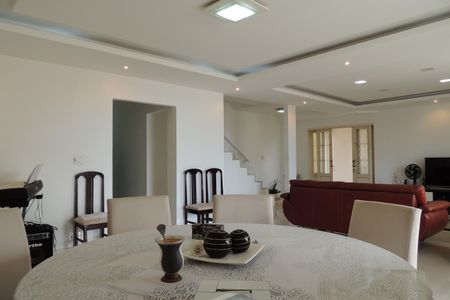 Casa de condomínio à venda com 900m², 5 quartos e 2 vagasSala