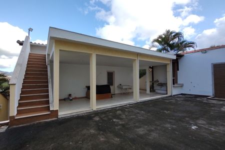 Casa de condomínio à venda com 900m², 5 quartos e 2 vagasQuintal