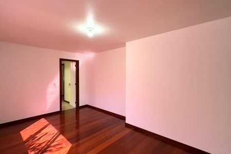 Apartamento para alugar com 290m², 4 quartos e 3 vagasHall Corredores
