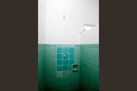 Banheiro 1 de casa para alugar com 2 quartos, 117m² em São Geraldo, Porto Alegre