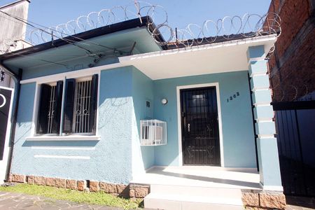 Fachada de casa para alugar com 2 quartos, 117m² em São Geraldo, Porto Alegre