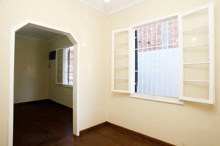 Hall de Entrada de casa para alugar com 2 quartos, 117m² em São Geraldo, Porto Alegre