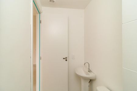 Apartamento para alugar com 33m², 2 quartos e sem vaga Apartamento para alugar com 33m², 2 quartos e sem vagaBanheiro Social