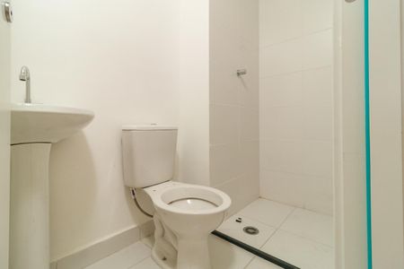 Apartamento para alugar com 33m², 2 quartos e sem vaga Apartamento para alugar com 33m², 2 quartos e sem vagaBanheiro Social