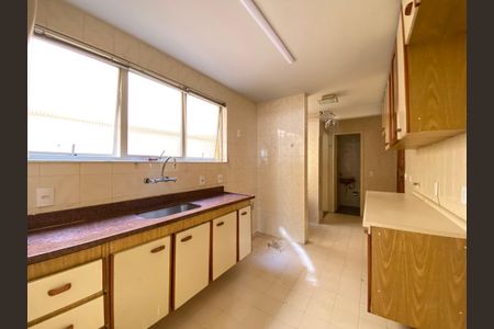 Apartamento à venda com 101m², 4 quartos e 1 vagaCozinha e Área de Serviço