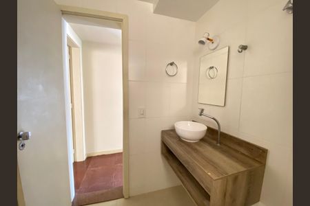 Apartamento à venda com 101m², 4 quartos e 1 vagaBanheiro Social