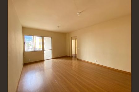 Apartamento à venda com 101m², 4 quartos e 1 vagaSala