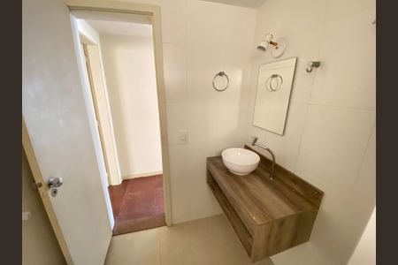 Apartamento à venda com 101m², 4 quartos e 1 vagaBanheiro Social