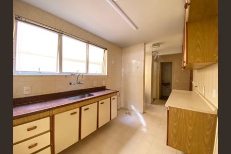 Apartamento à venda com 101m², 4 quartos e 1 vagaCozinha e Área de Serviço