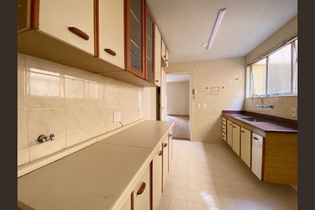 Apartamento à venda com 101m², 4 quartos e 1 vagaCozinha e Área de Serviço