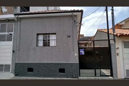 Casa à venda com 294m², 4 quartos e 4 vagas Casa à venda com 294m², 4 quartos e 4 vagasFachada