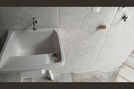 Casa à venda com 294m², 4 quartos e 4 vagas Casa à venda com 294m², 4 quartos e 4 vagasCasa 3: Área de serviço