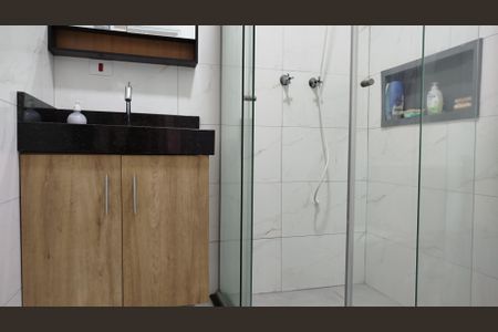 Casa à venda com 294m², 4 quartos e 4 vagas Casa à venda com 294m², 4 quartos e 4 vagasCasa 1: Banheiro 2