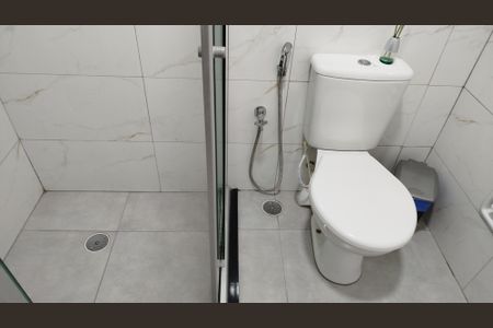 Casa à venda com 294m², 4 quartos e 4 vagas Casa à venda com 294m², 4 quartos e 4 vagasCasa 1: Banheiro 2