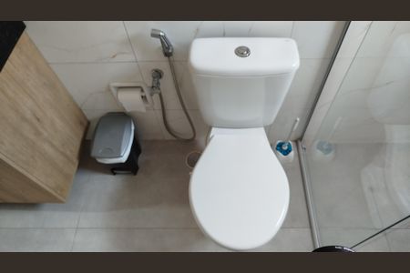 Casa à venda com 294m², 4 quartos e 4 vagas Casa à venda com 294m², 4 quartos e 4 vagasCasa 1: Banheiro 1