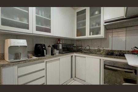 Apartamento à venda com 95m², 2 quartos e sem vaga Apartamento à venda com 95m², 2 quartos e sem vagaCozinha