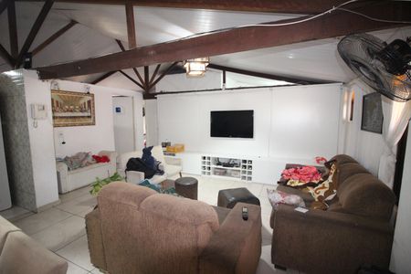 Sala de casa à venda com 3 quartos, 300m² em Conjunto Agua Branca, Contagem