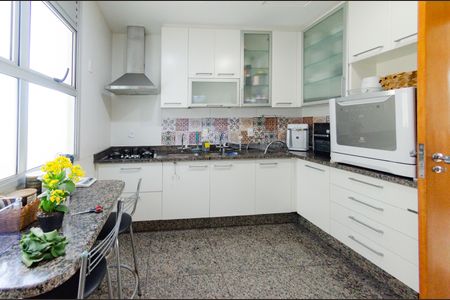 Apartamento à venda com 127m², 3 quartos e 2 vagasCozinha