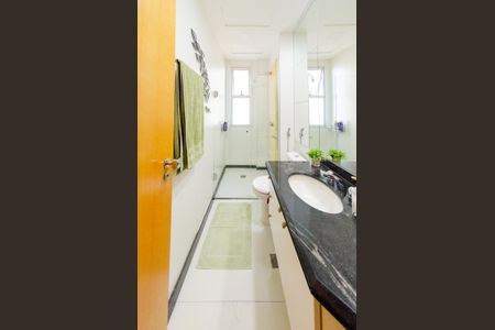 Apartamento à venda com 127m², 3 quartos e 2 vagasBanheiro social