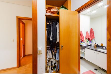 Apartamento à venda com 127m², 3 quartos e 2 vagasCloset suíte