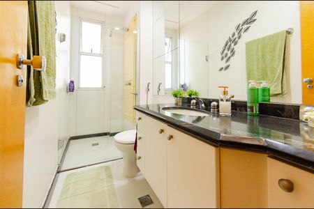 Apartamento à venda com 127m², 3 quartos e 2 vagasBanheiro social