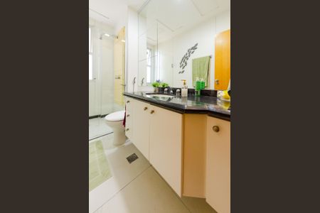 Apartamento à venda com 127m², 3 quartos e 2 vagasBanheiro social