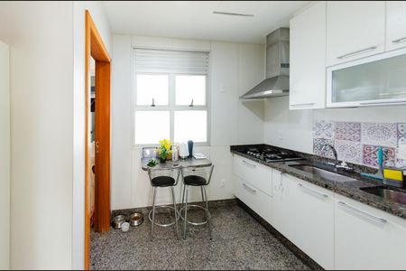 Apartamento à venda com 127m², 3 quartos e 2 vagasCozinha