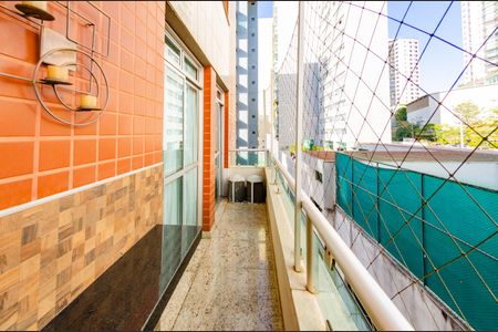 Apartamento à venda com 127m², 3 quartos e 2 vagasVaranda