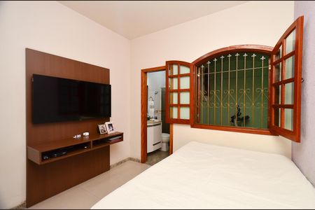 Casa à venda com 193m², 7 quartos e 2 vagas Casa à venda com 193m², 7 quartos e 2 vagasSuíte