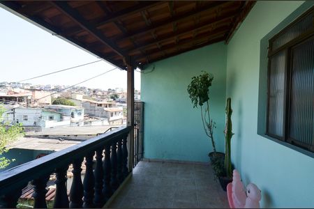 Casa à venda com 193m², 7 quartos e 2 vagas Casa à venda com 193m², 7 quartos e 2 vagasCasa 2 - Varanda