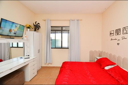 Casa à venda com 193m², 7 quartos e 2 vagas Casa à venda com 193m², 7 quartos e 2 vagasCasa 2 - Quarto