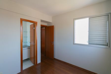 Apartamento à venda com 83m², 3 quartos e 2 vagasQuarto 3