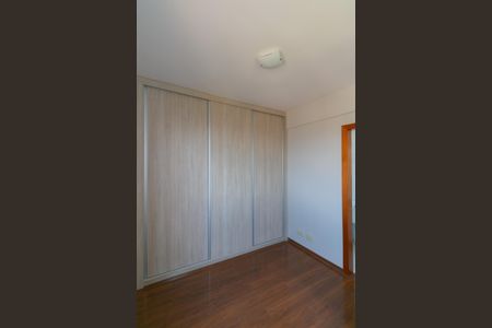 Apartamento à venda com 83m², 3 quartos e 2 vagasQuarto 3