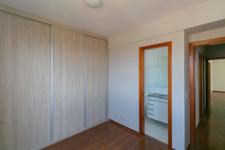 Apartamento à venda com 83m², 3 quartos e 2 vagasQuarto 3