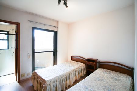 Apartamento para alugar com 200m², 4 quartos e 3 vagas Apartamento para alugar com 200m², 4 quartos e 3 vagasSuíte 2