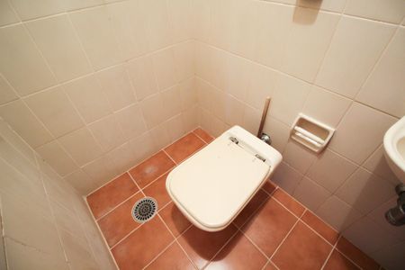 Apartamento para alugar com 200m², 4 quartos e 3 vagas Apartamento para alugar com 200m², 4 quartos e 3 vagasBanheiro de serviço