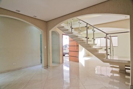Casa à venda com 250m², 4 quartos e 4 vagas Casa à venda com 250m², 4 quartos e 4 vagasSala